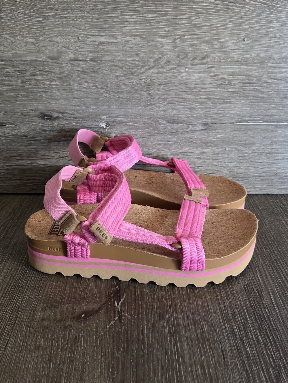 NWOT REEF Women’s Cushion Rem Hi Platform Sandals in Pink Size 7